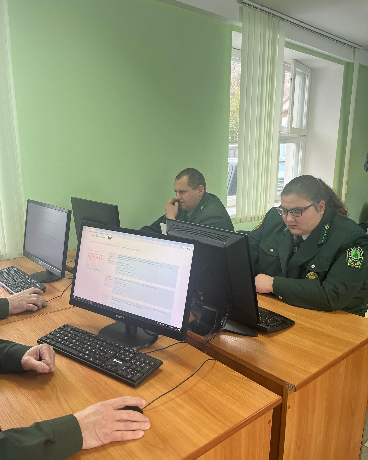 Сегодня государственная лесная охрана Пуховичского лесхоза прошла проверку знаний по средствам тестирования